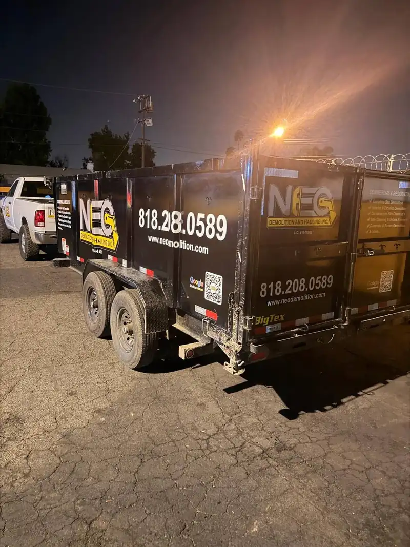 NEO branded dump trailers